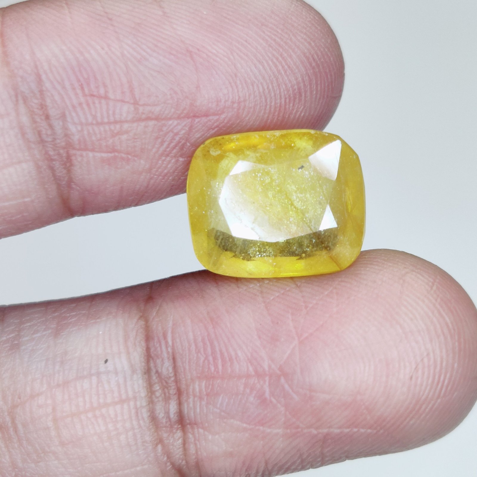 Kanakapushyaragam Stone for Jupiter (Guru) Planet Benefits 9.05Ct