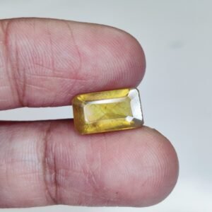 Kanakapushyaragam Stone - The Best Vedic Gemstone for Guru 5.4Ct